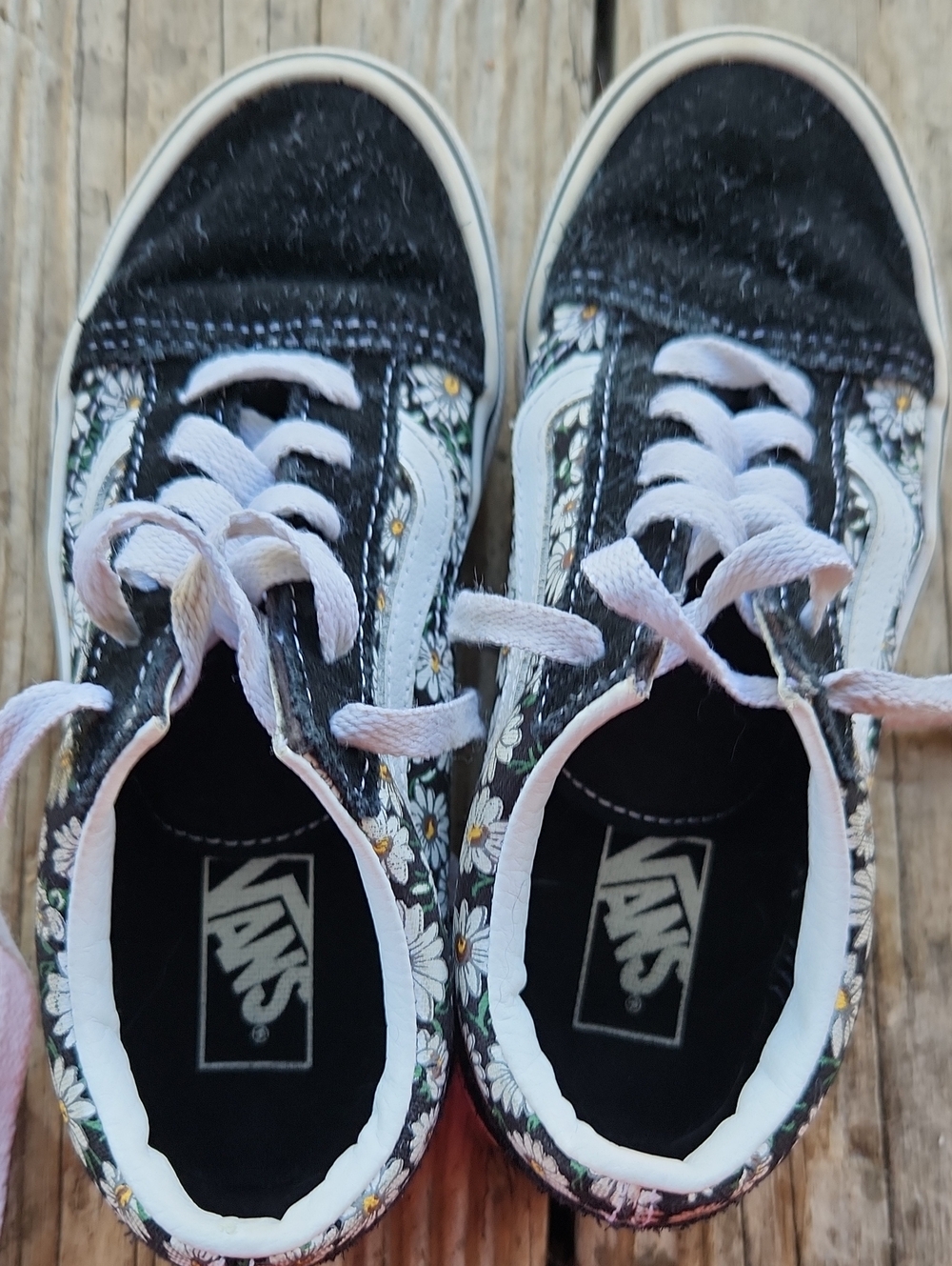 Vans Kids Floral Old Skool Sneakers in Black and White with Pink Laces